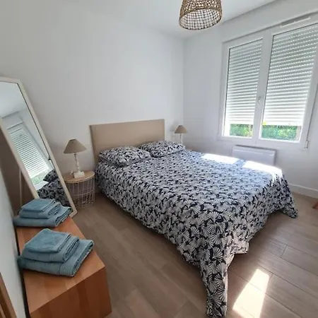 Maison Recente, Climatisee Villa